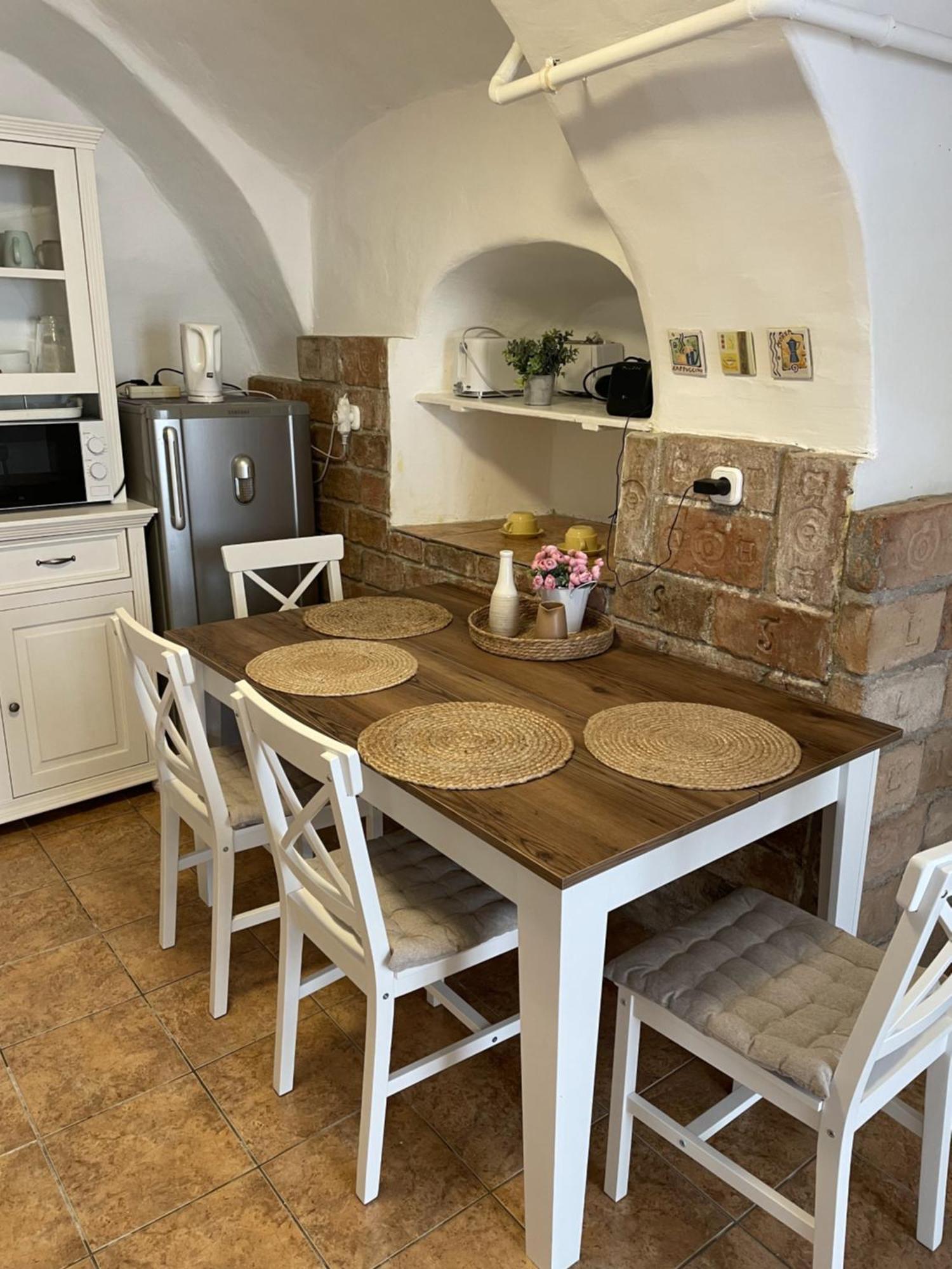 Takacs Vendeghaz 2 Apartment Sopron Bagian luar foto