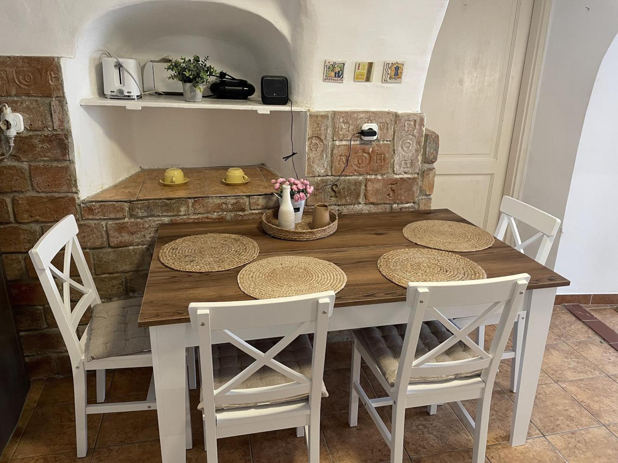 Takacs Vendeghaz 2 Apartment Sopron Bagian luar foto