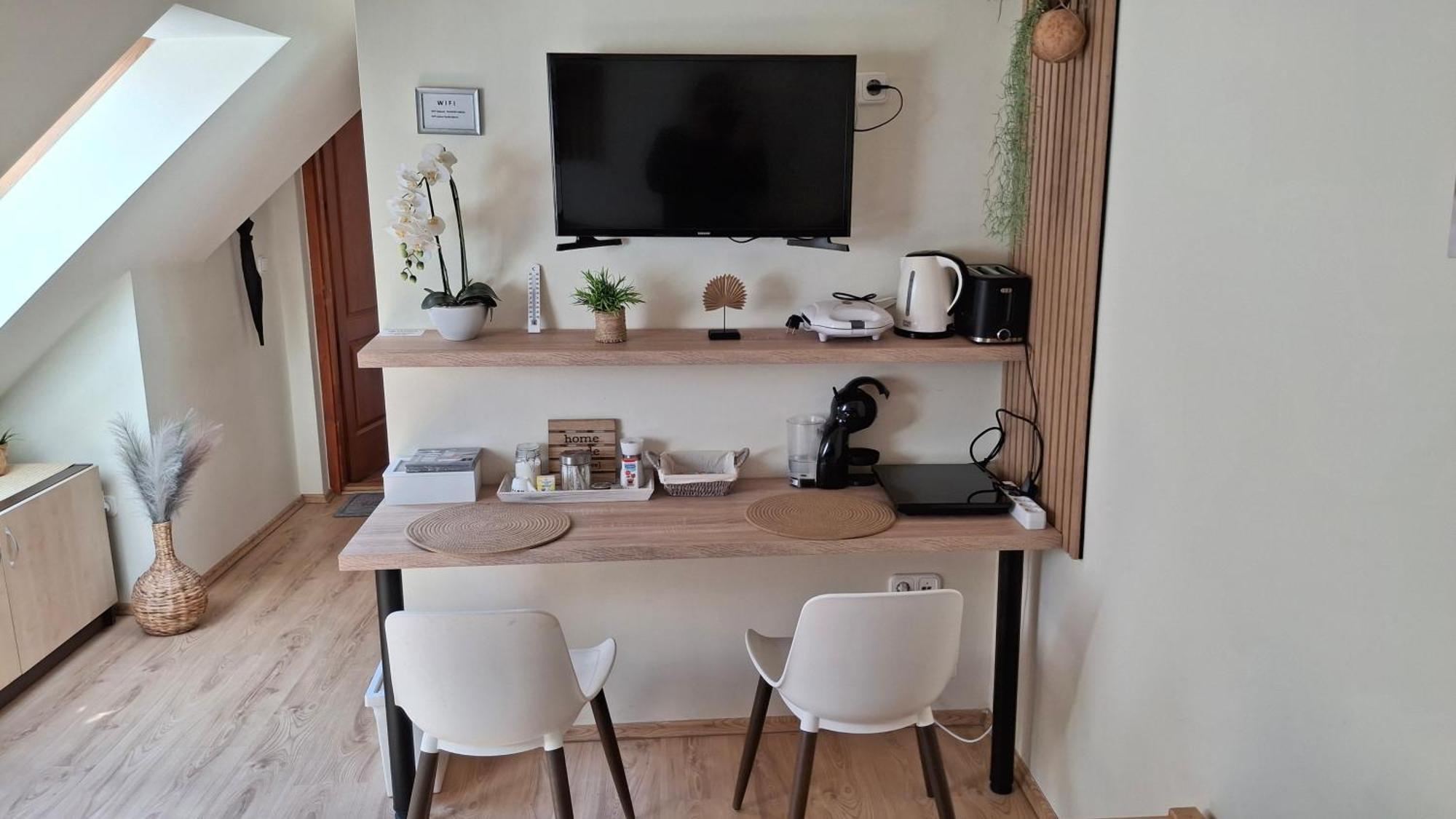 Takacs Vendeghaz 2 Apartment Sopron Bagian luar foto